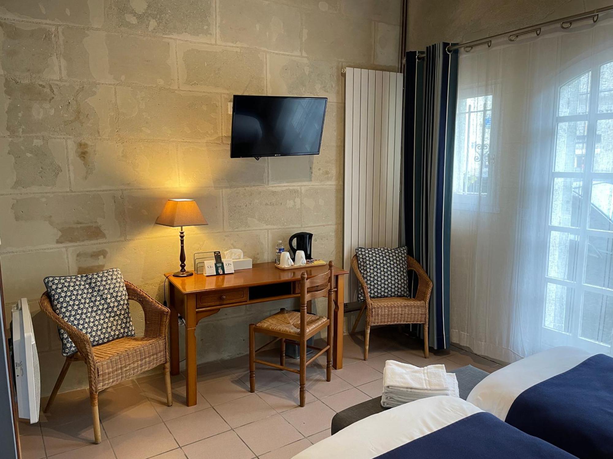 Logis Auberge Le Colombien - Hotel Et Restaurant Вилландри Экстерьер фото