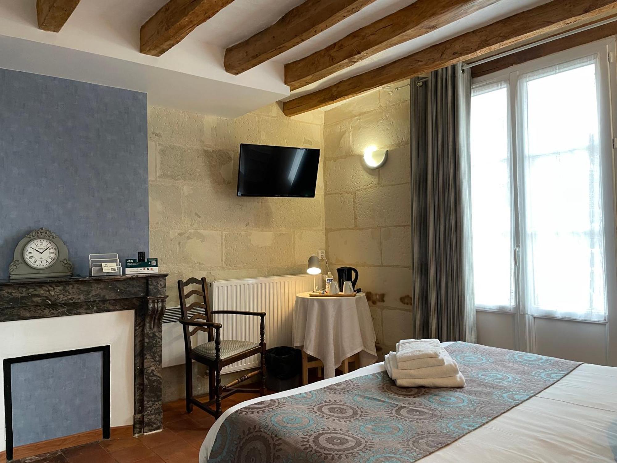 Logis Auberge Le Colombien - Hotel Et Restaurant Вилландри Экстерьер фото