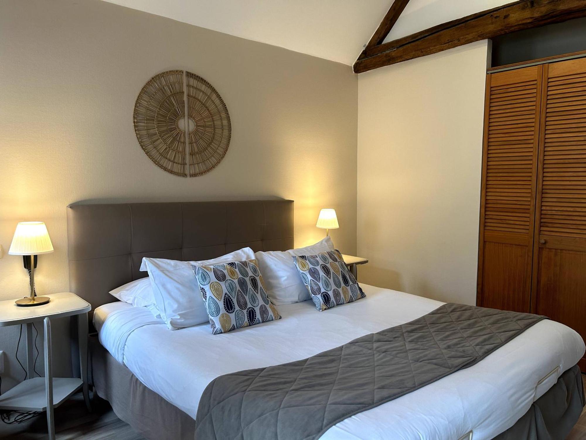 Logis Auberge Le Colombien - Hotel Et Restaurant Вилландри Экстерьер фото