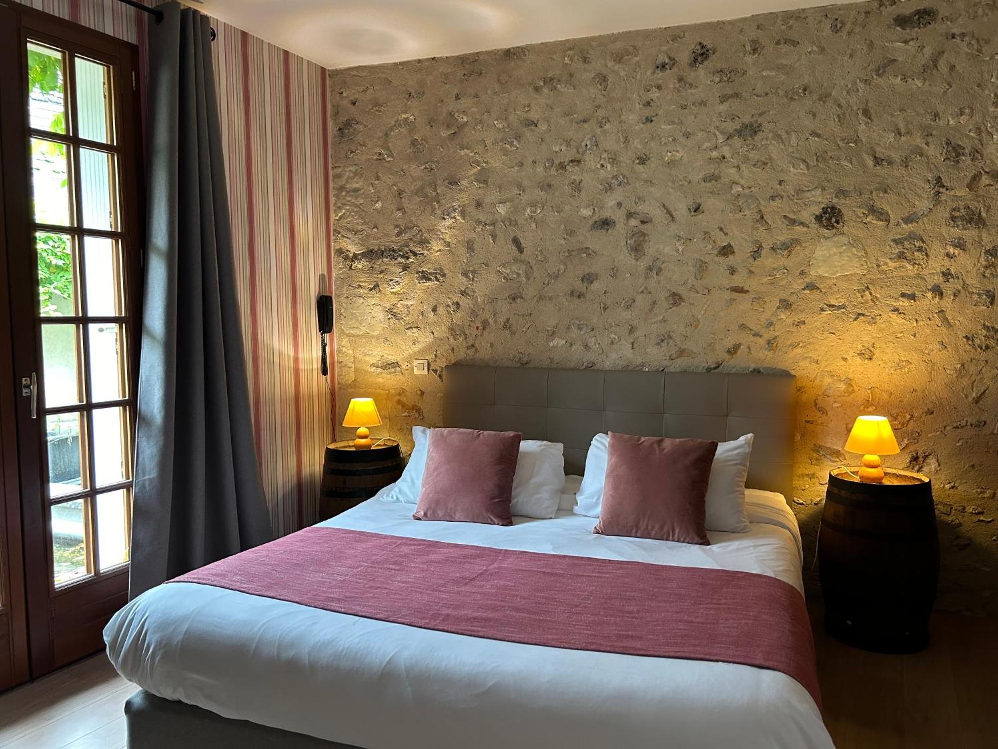 Logis Auberge Le Colombien - Hotel Et Restaurant Вилландри Экстерьер фото