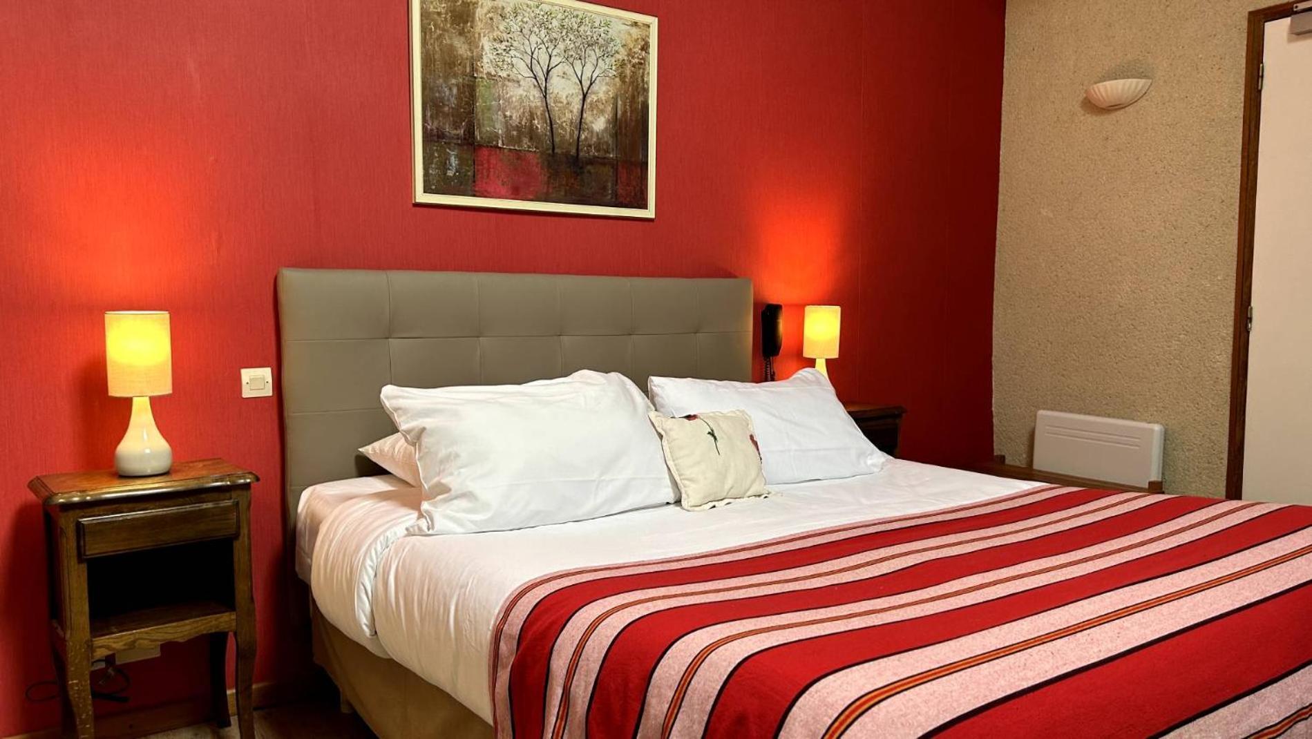 Logis Auberge Le Colombien - Hotel Et Restaurant Вилландри Экстерьер фото