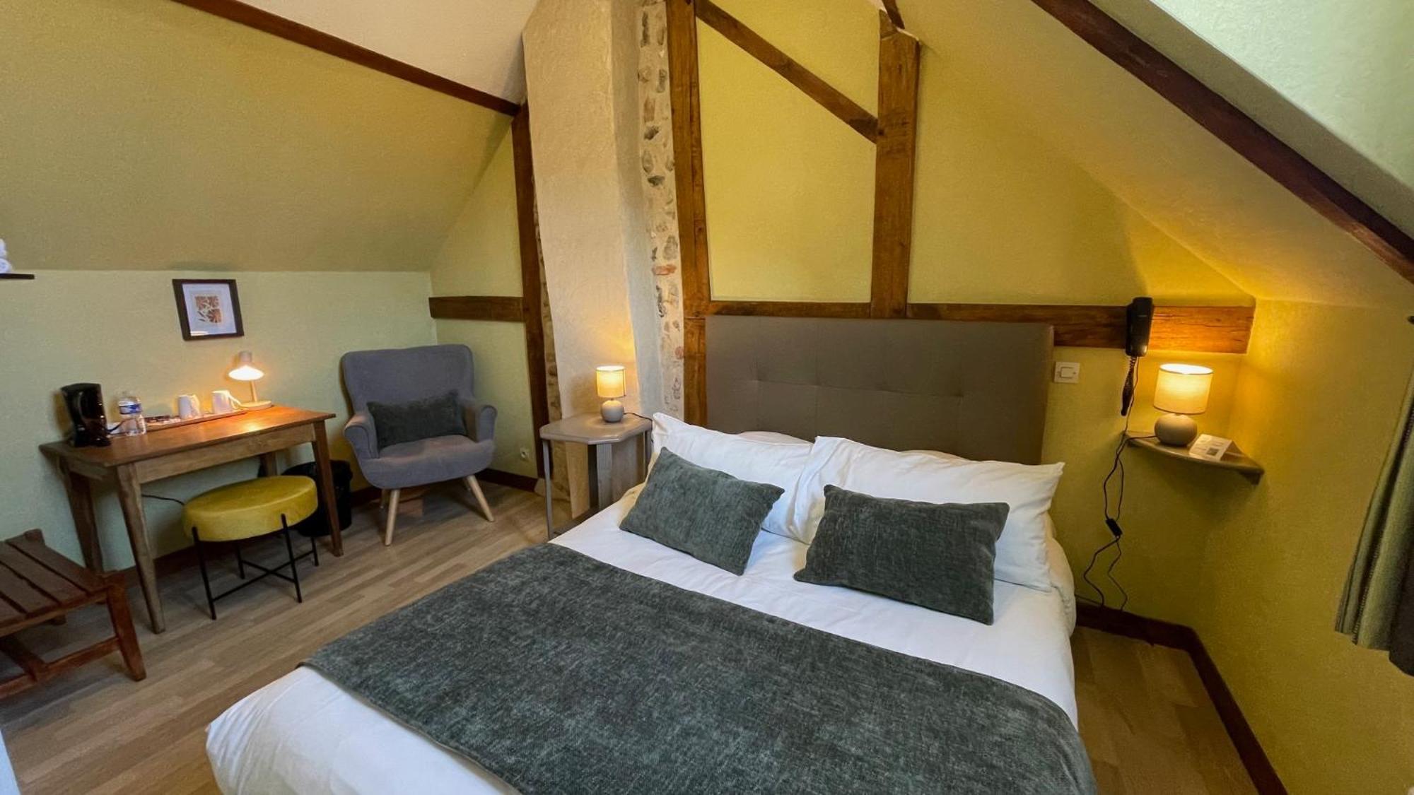 Logis Auberge Le Colombien - Hotel Et Restaurant Вилландри Экстерьер фото