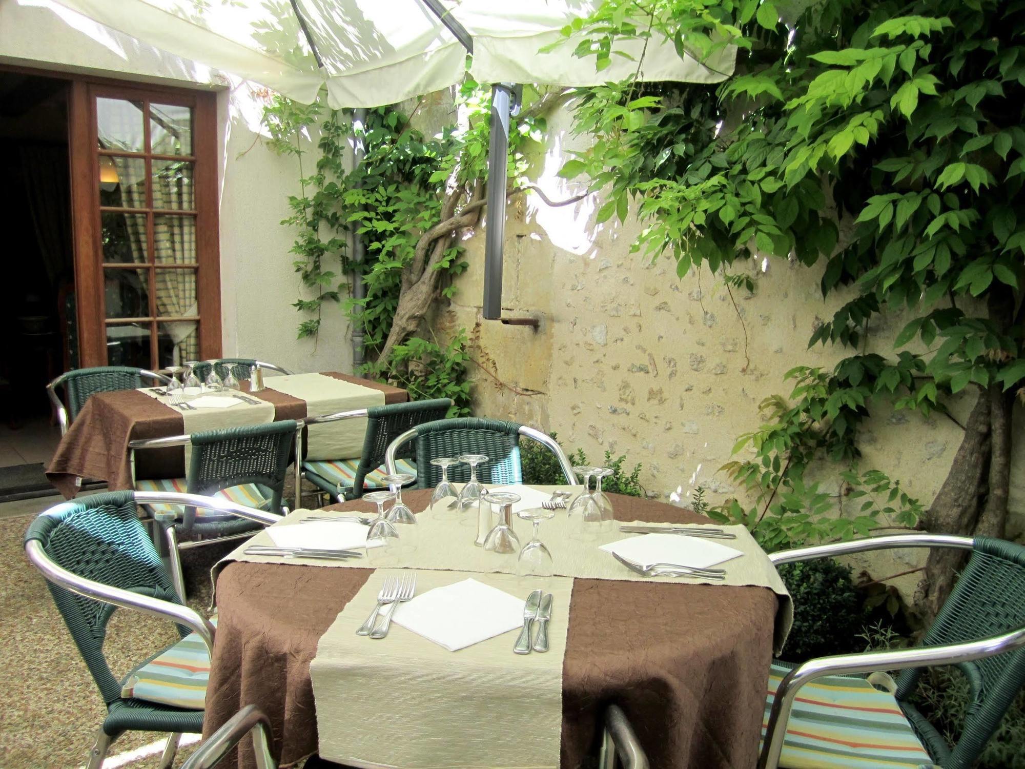 Logis Auberge Le Colombien - Hotel Et Restaurant Вилландри Экстерьер фото