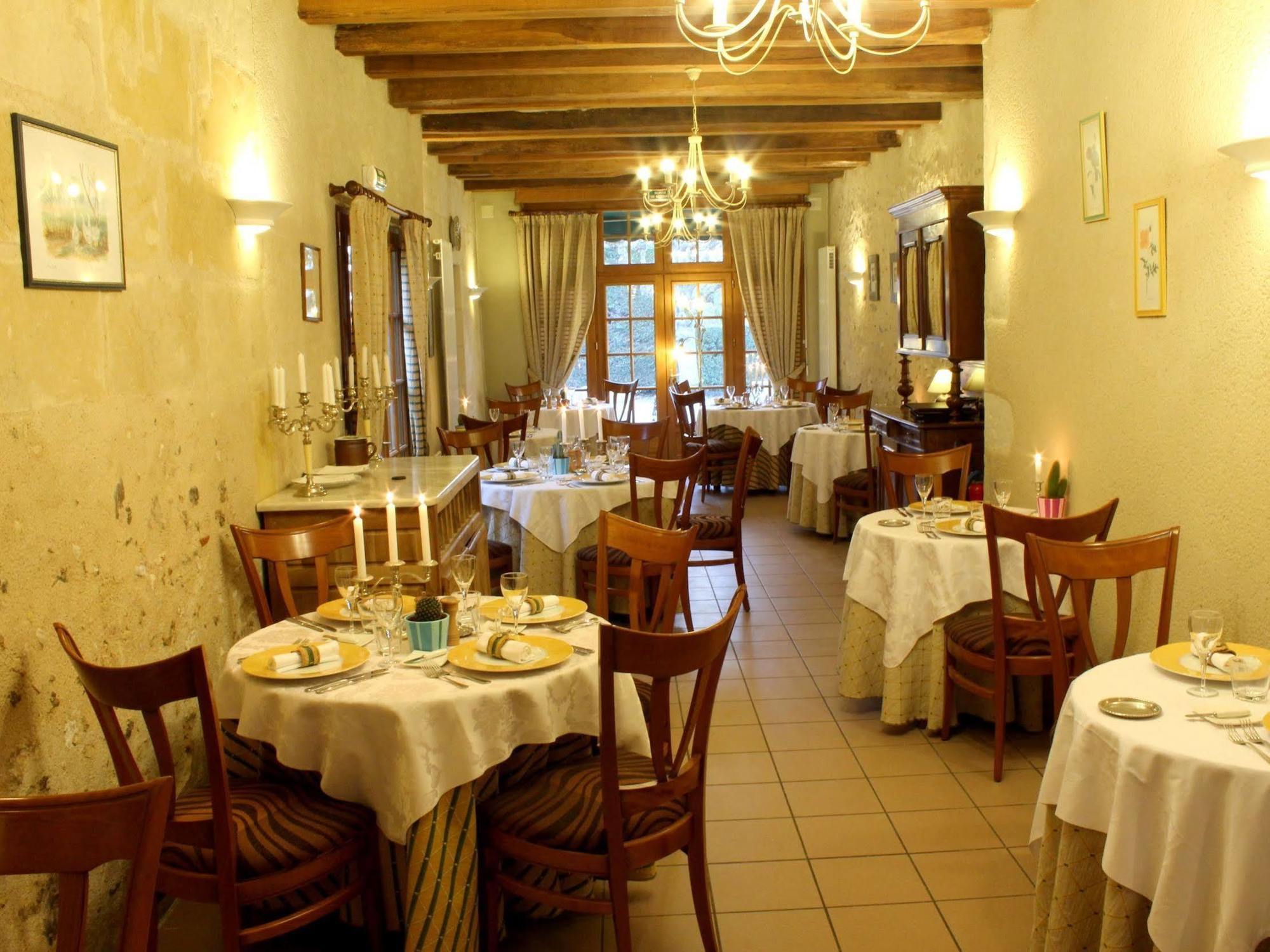 Logis Auberge Le Colombien - Hotel Et Restaurant Вилландри Экстерьер фото