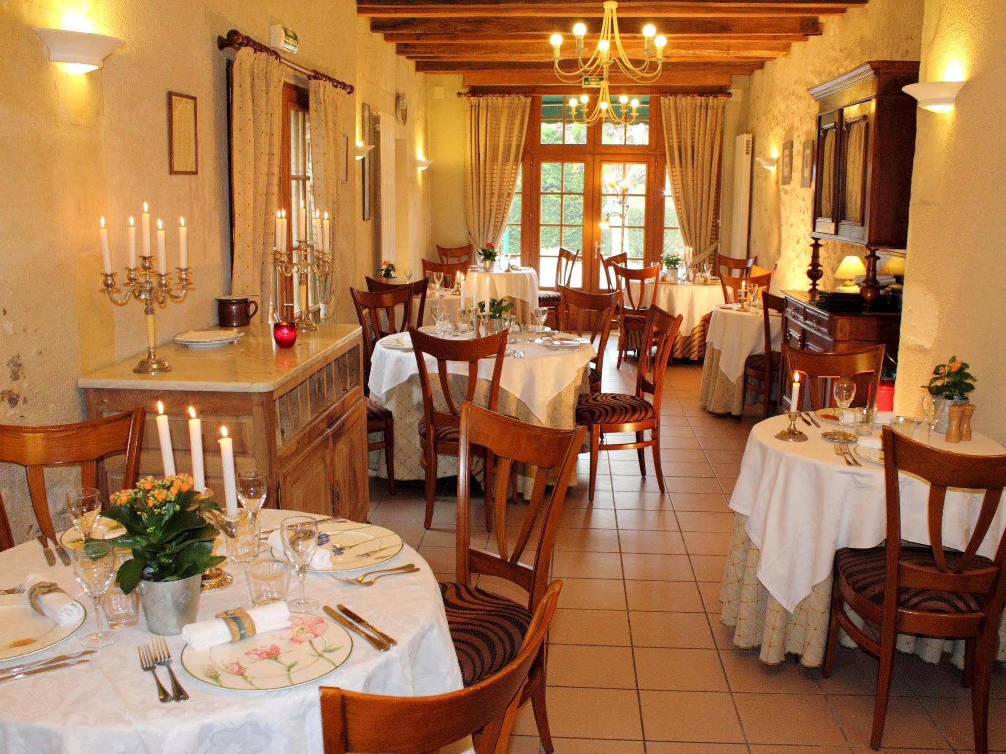 Logis Auberge Le Colombien - Hotel Et Restaurant Вилландри Экстерьер фото
