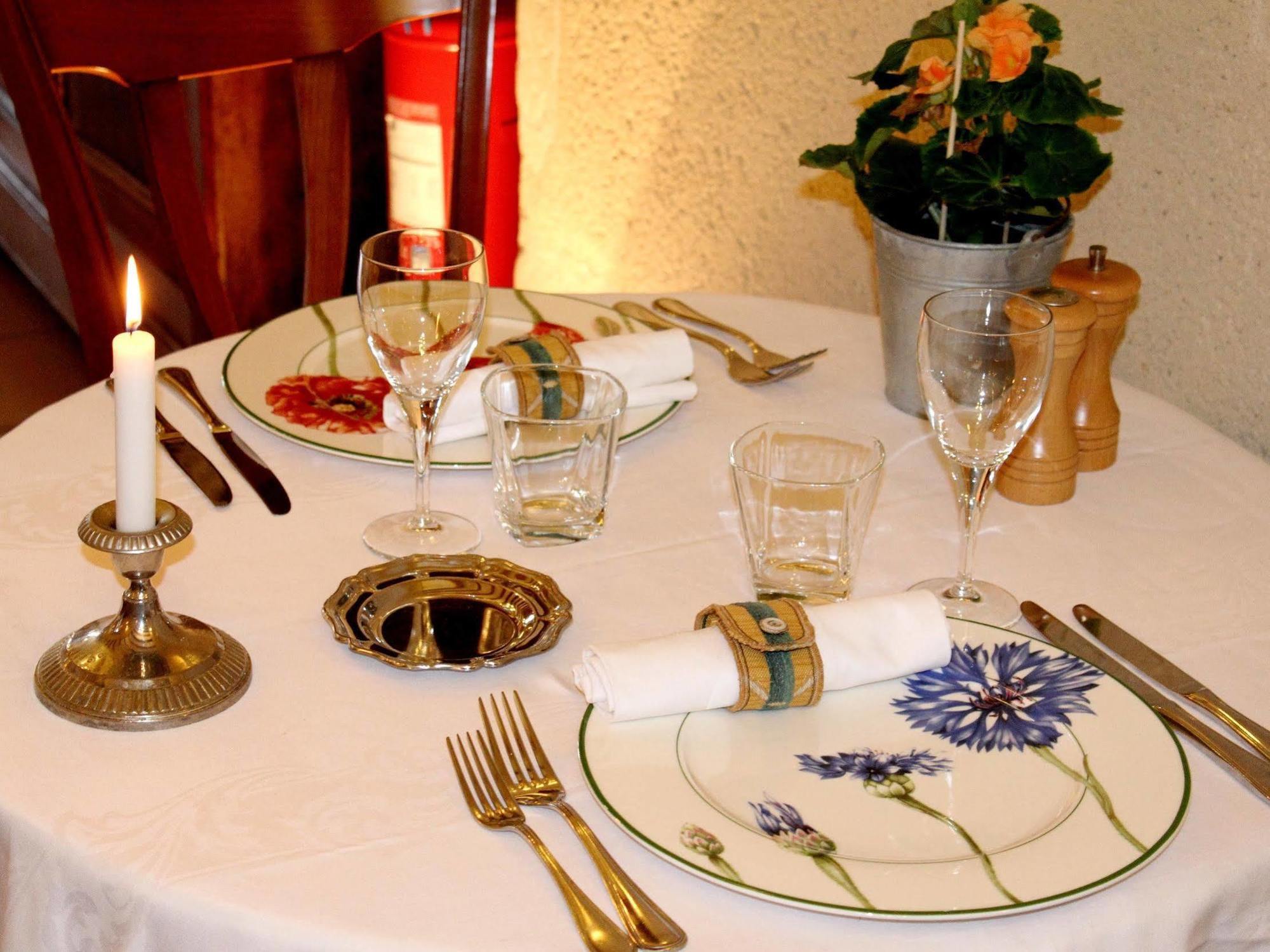 Logis Auberge Le Colombien - Hotel Et Restaurant Вилландри Экстерьер фото