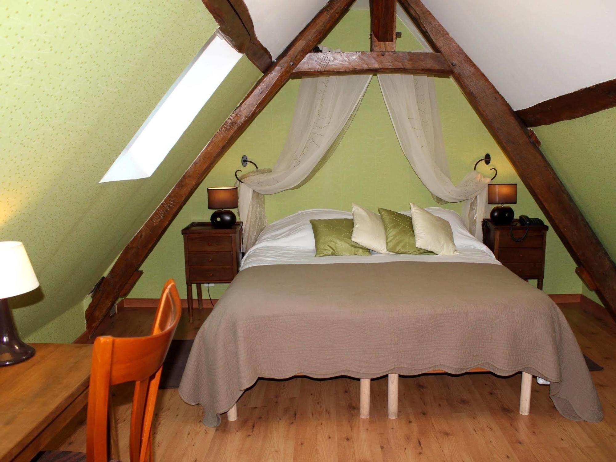 Logis Auberge Le Colombien - Hotel Et Restaurant Вилландри Экстерьер фото